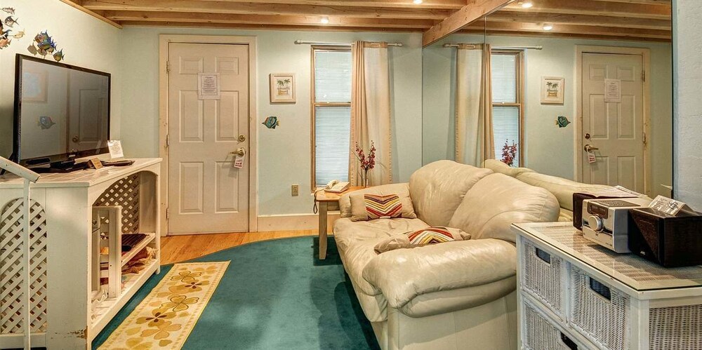 Wrens Nest Inn - photo 36