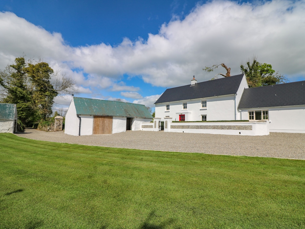 Yew Tree House — 4-Star Luxury Hotel in Loch Garman, Republic of Ireland