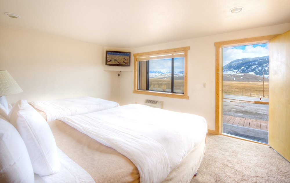 Elk Refuge Inn - photo 65