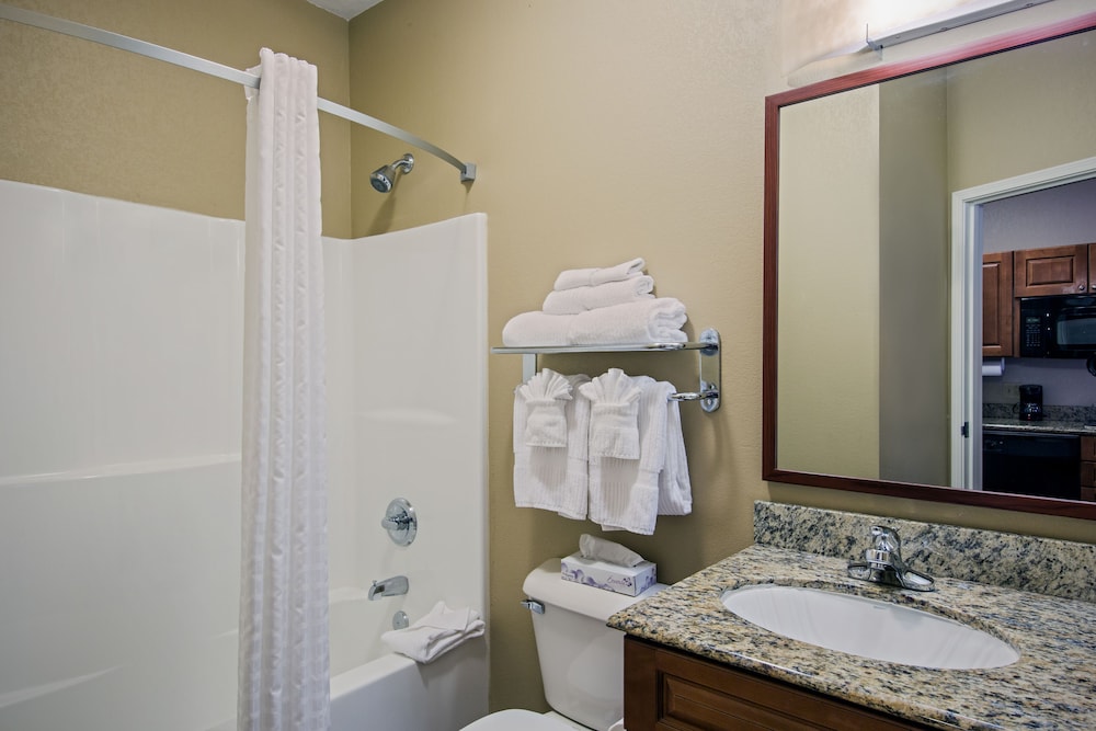 Candlewood Suites Perrysburg by IHG - photo 15