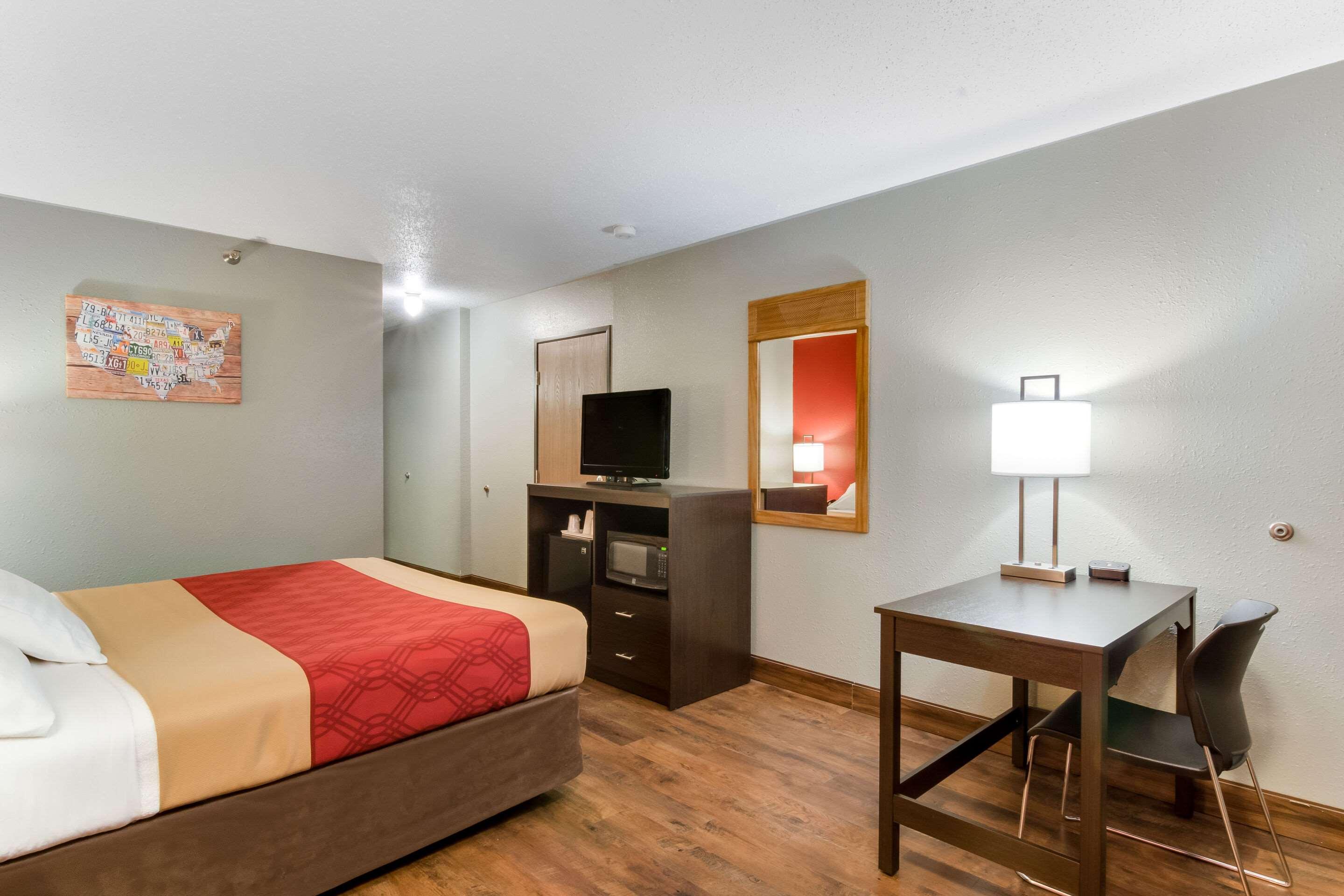 Econo Lodge Laramie WY - photo 20