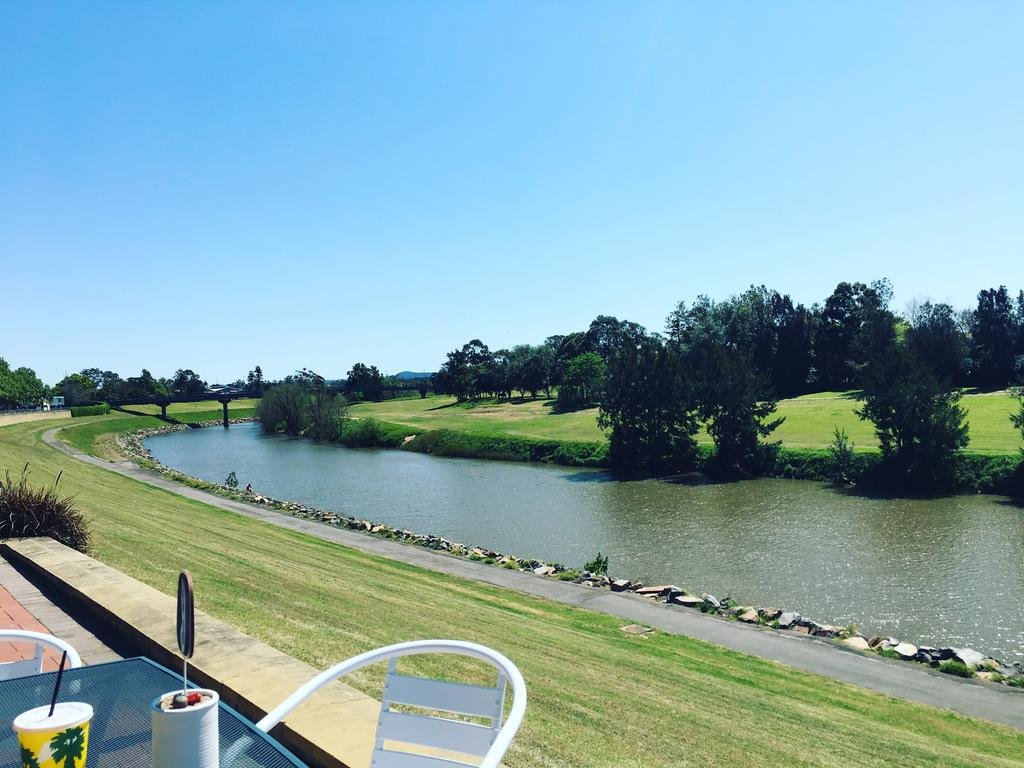 Belmore Hotel Maitland — Maitland