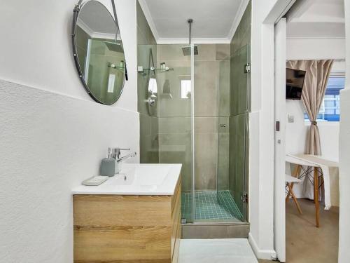 Stylish Studio 600m to the Promenade
