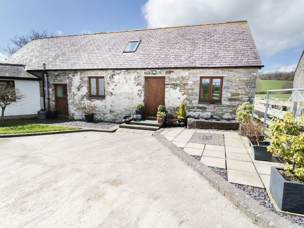 Tyddyn Isa - carbon neutral hotel in Denbigh