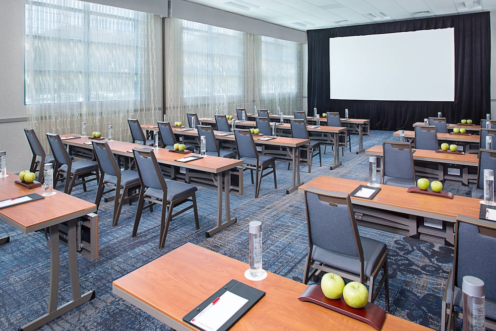 Los Angeles Marriott Burbank Airport - photo 43