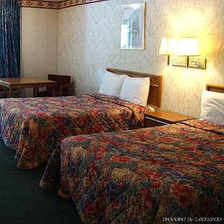Relax Inn Charlotte - photo 4