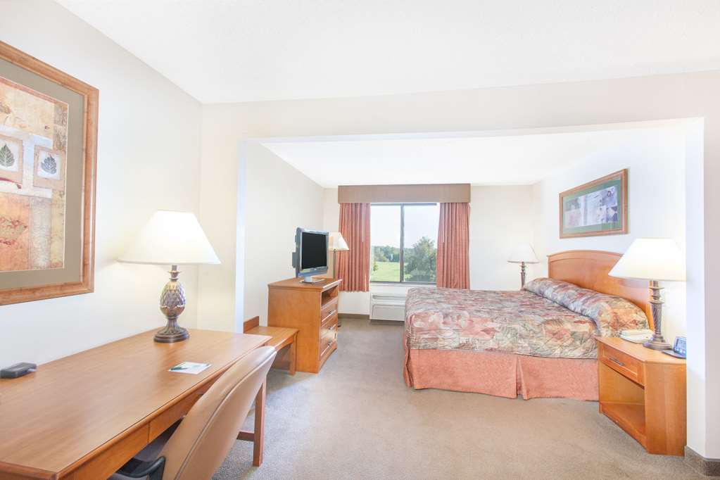 Wingate by Wyndham Bentonville AR - photo 10