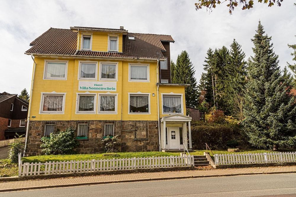 Hotelgasthof Kirchenwirt — hotel in Schierling