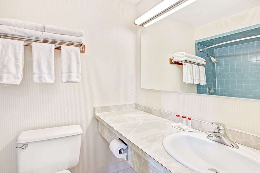 Ramada by Wyndham Flemington - photo 7
