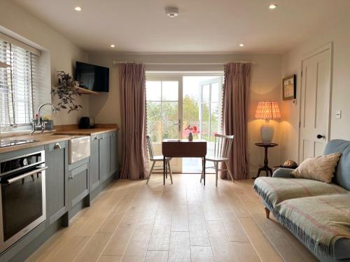 Cobblers Lodge — 4-Star Luxury Hotel in Lyme Regis, United Kingdom