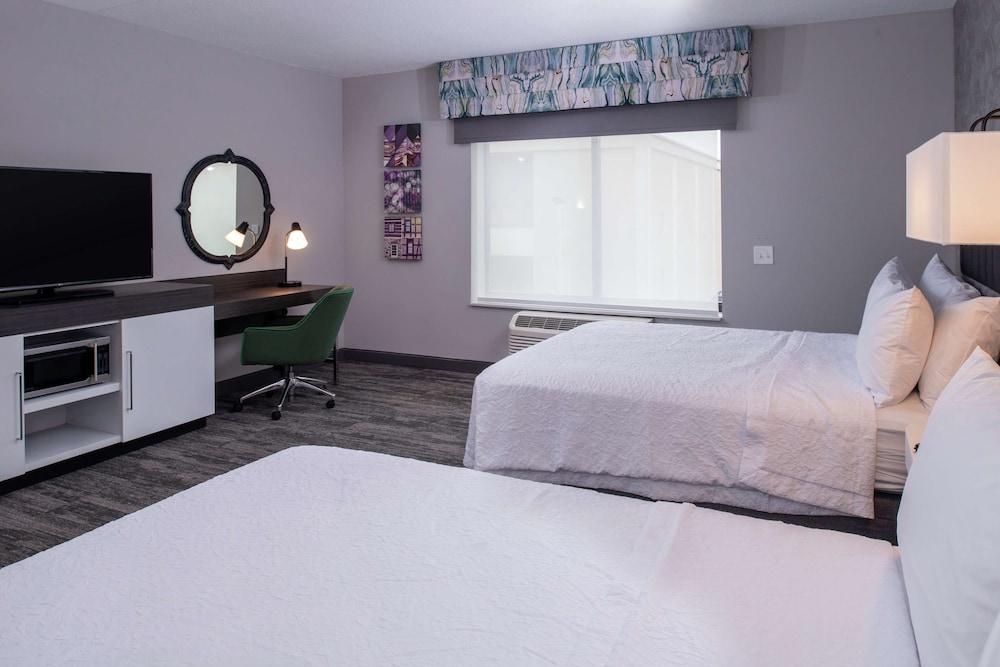 Hampton Inn & Suites Winston Salem Downtown - photo 7
