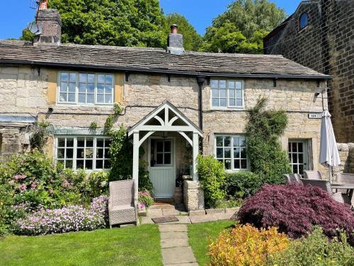 Hob Cote Cottage — 5-Star Luxury Hotel in Hebden Bridge, United Kingdom