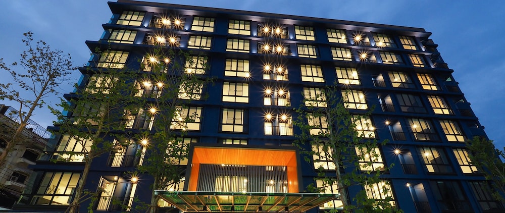 130 Hotel & Residence Bangkok — 4-Star Luxury Hotel in Bangkok, Thailand