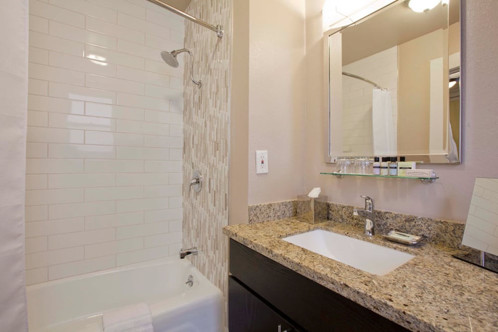Executive Hotel Vintage Court - photo 28