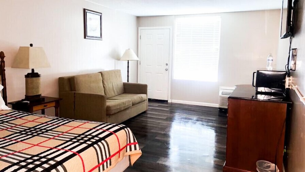Apm Inn & Suites - photo 7