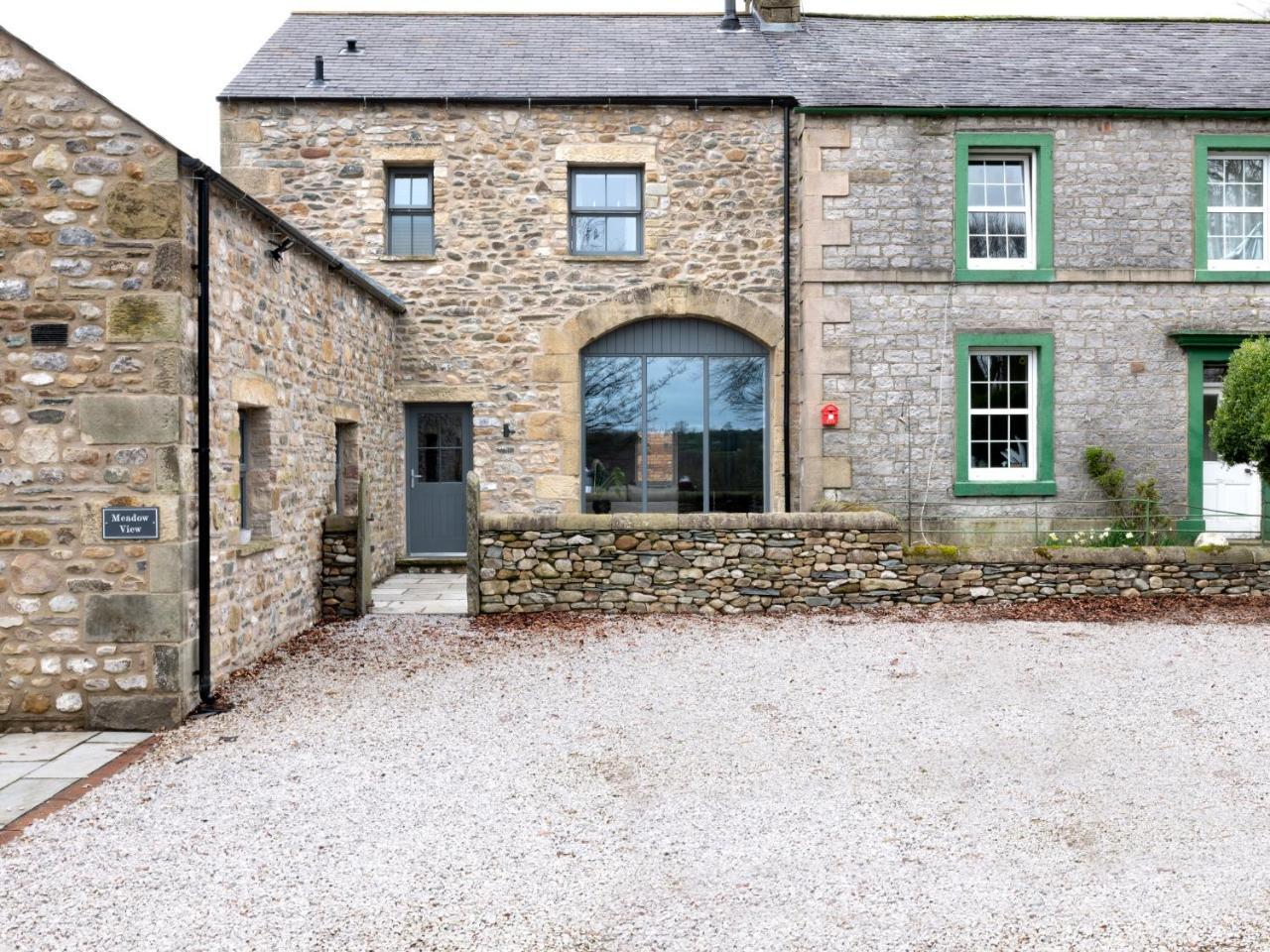 Meadow View Cottage — 4-Star Luxury Hotel in Carnforth, United Kingdom