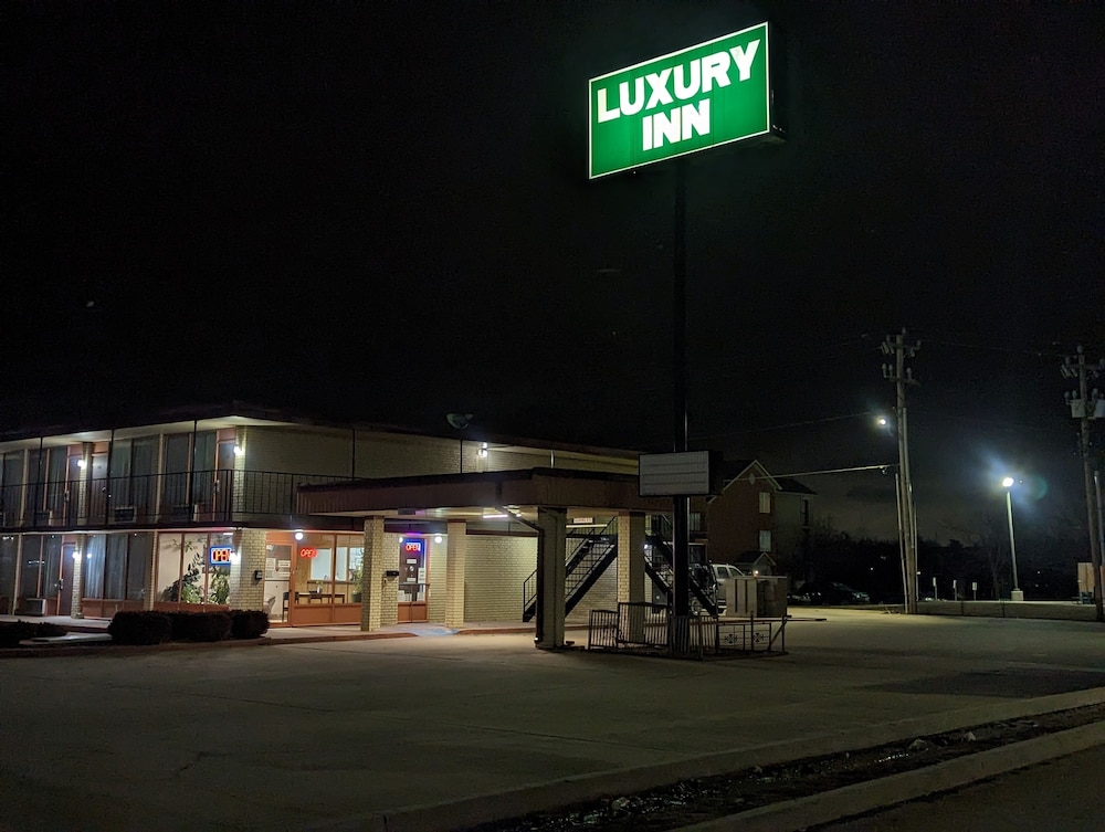 Luxury Inn - photo 16