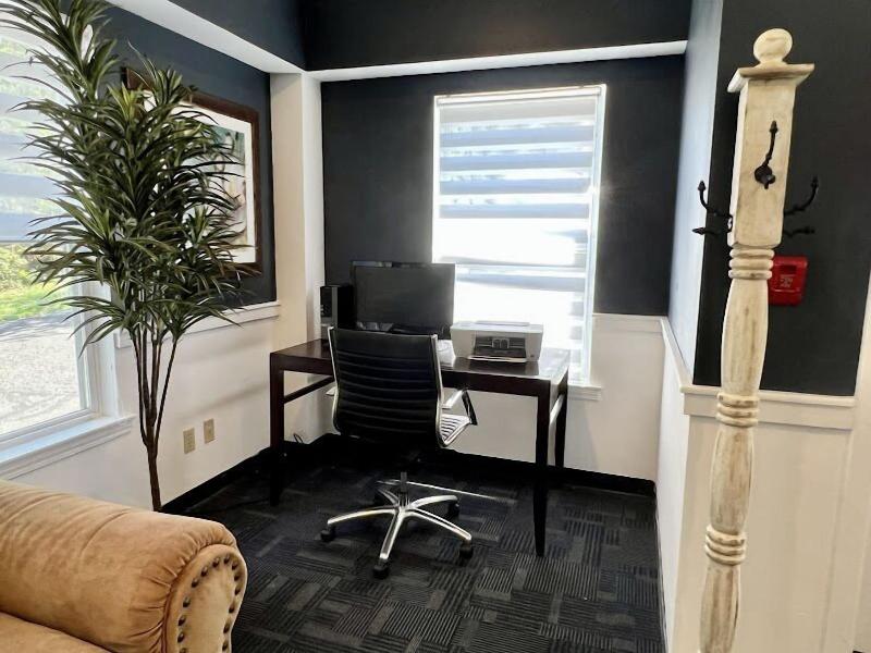 Celebrity Inn - photo 11
