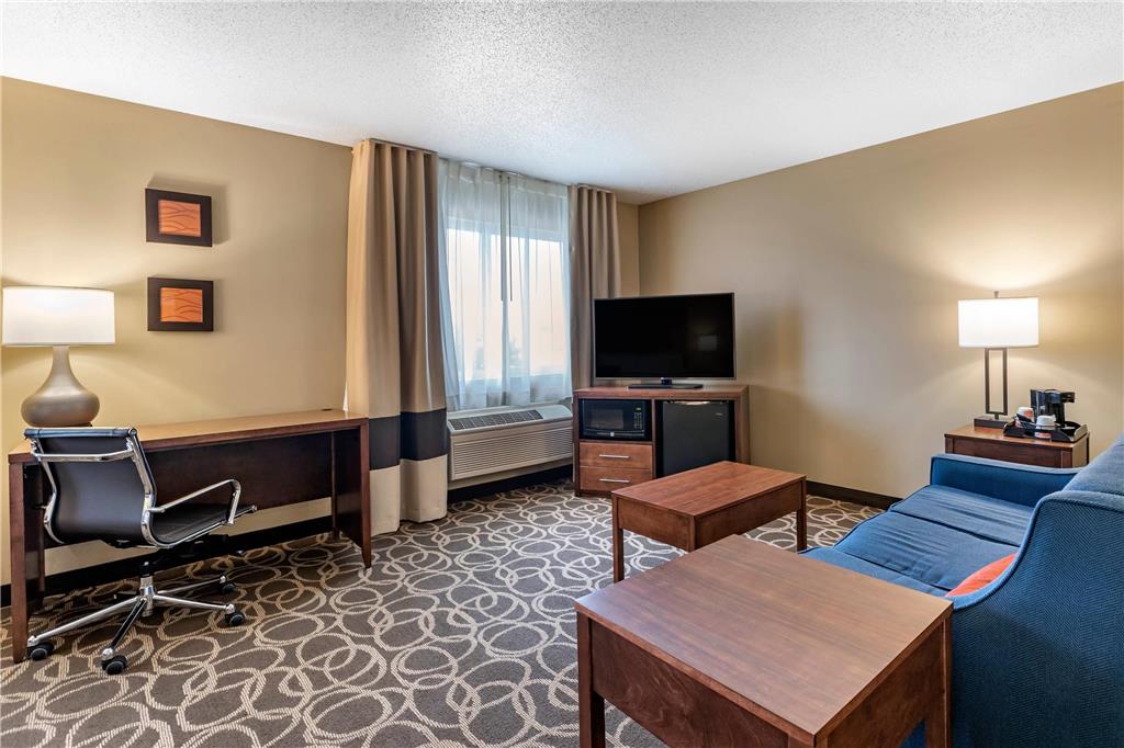 Comfort Inn Dyersville Near Field of Dreams - photo 19