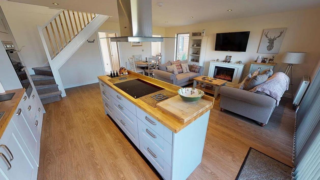 Cherry 30 Hot Tub 2 Storey in Kingston Upon Hull, United Kingdom