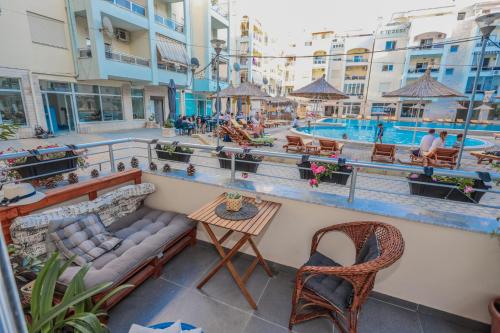 Costal Charm Apartment — 4-Star Luxury Hotel in Golem, Albania