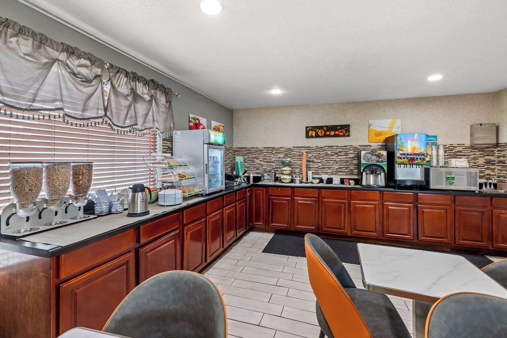 Quality Inn Marietta near Dobbins ARB - photo 40