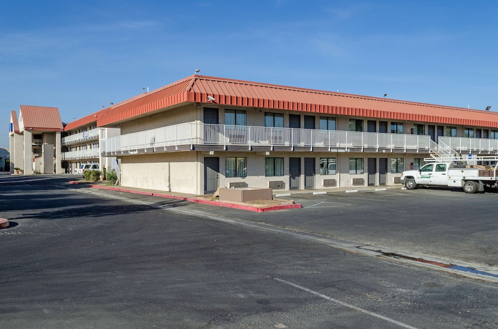 Studio 6 Fresno CA Extended Stay - photo 37