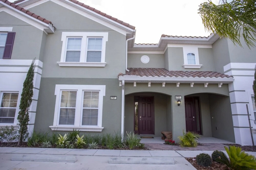 Amazing 4 beds with private pool near Disney - featured photo