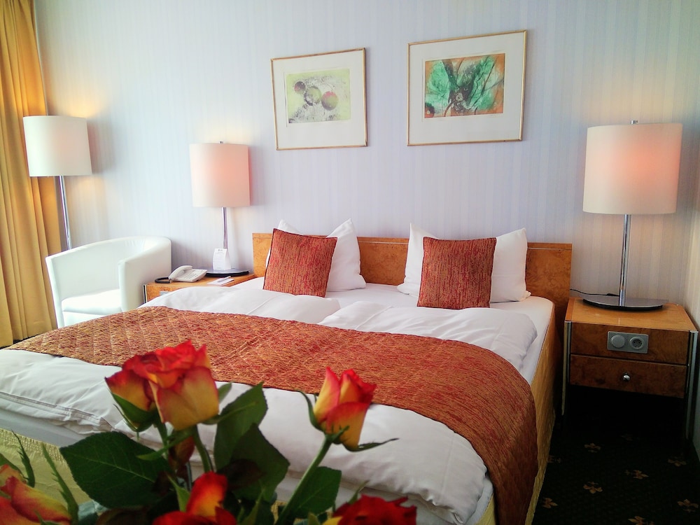 Alexa Hotel - carbon neutral hotel in Ostseebad Goehren