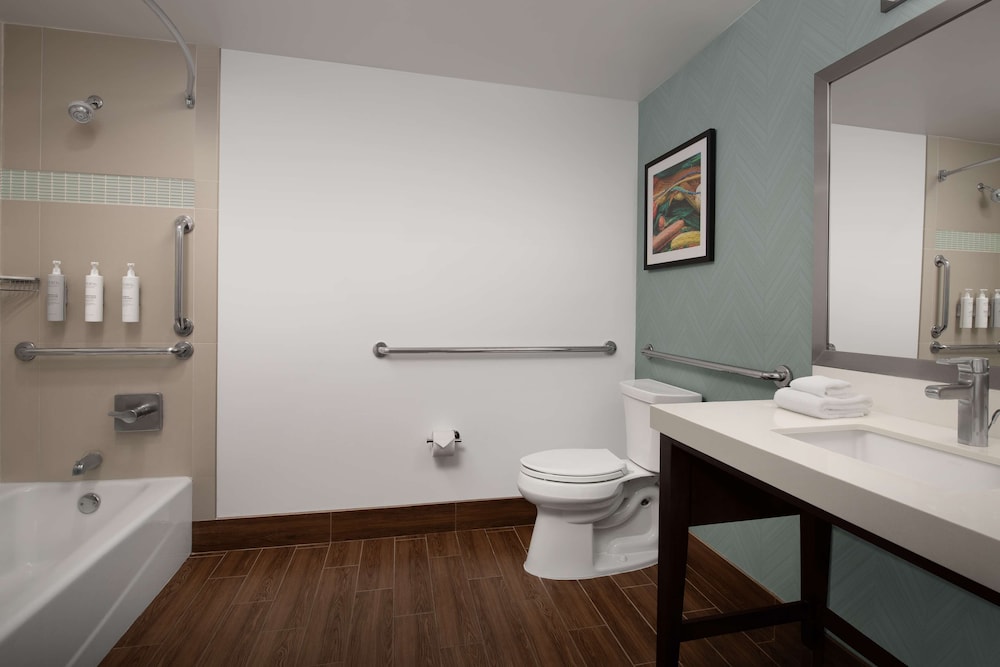 Hilton Garden Inn Marina Del Rey - photo 21