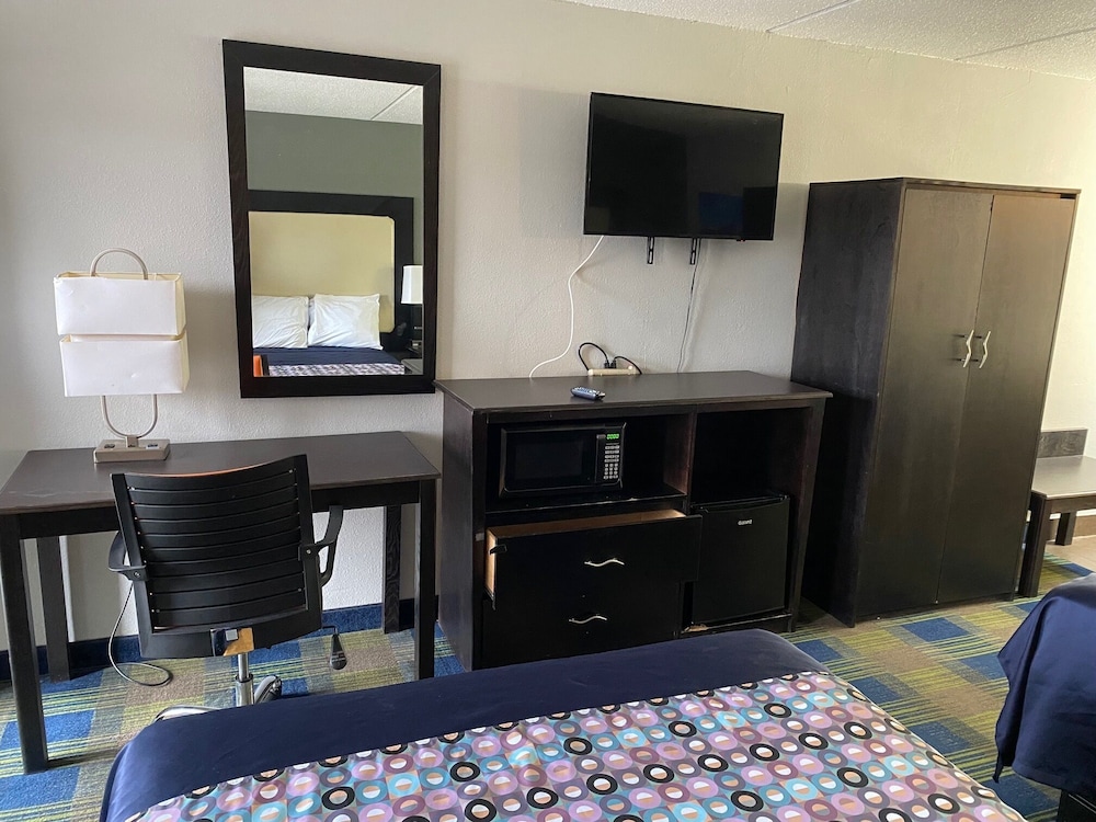 Lotus Inn and Suites - photo 6