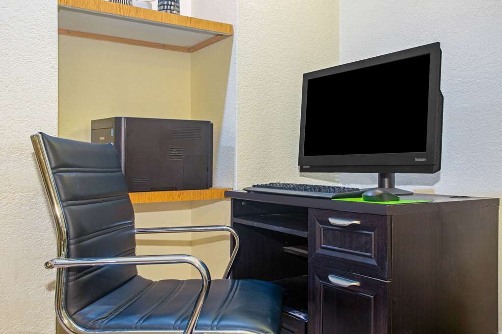 La Quinta Inn by Wyndham Victoria - photo 64