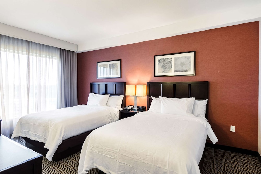 Embassy Suites Newark Airport - photo 11