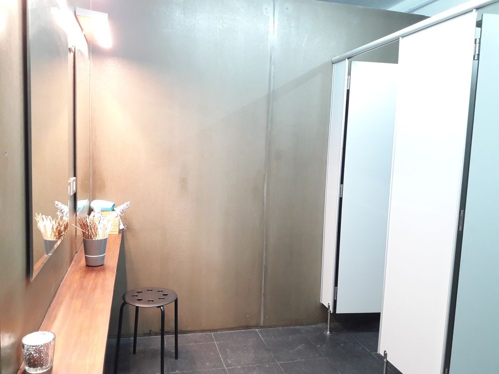 Beyond Bangkok Guesthouse Hostel