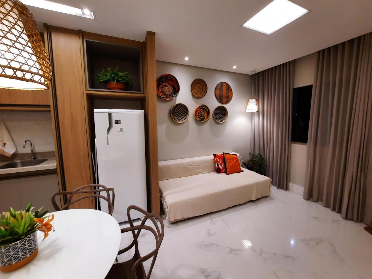 Guarajuba Summer Flat Melhor localização de Guarajuba e melhores Flats Beira Mar de Guarajuba Dispomos de 4 flats decorados no mesmo condomínio Aqui você não precisa de carro para nada Faça tudo à pé — 4-Star Luxury Hotel in Camacari, Brasil