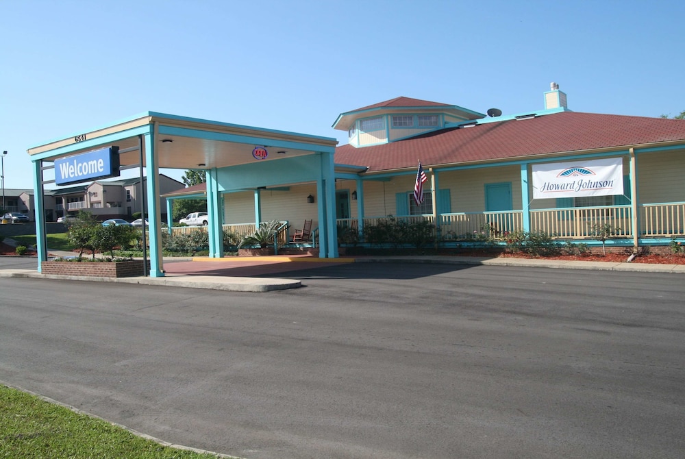 Clarion Inn University