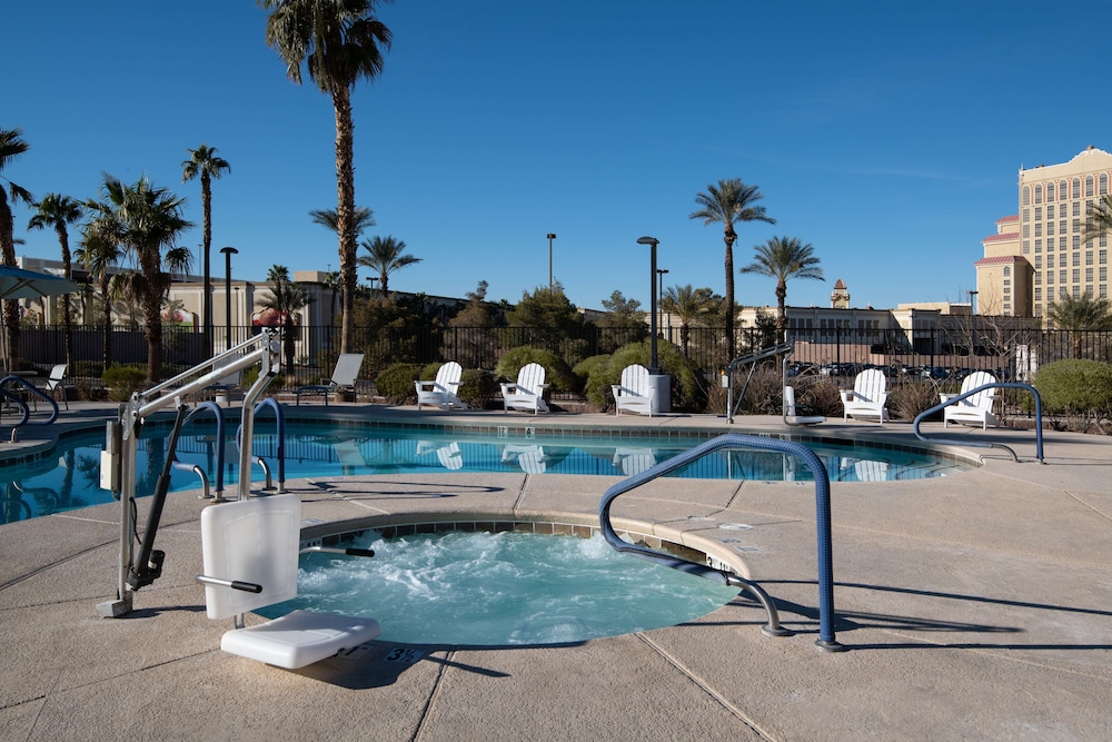 Hampton Inn & Suites Las Vegas Henderson - photo 25