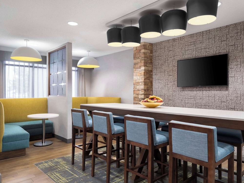 Hampton Inn Ottawa - photo 33
