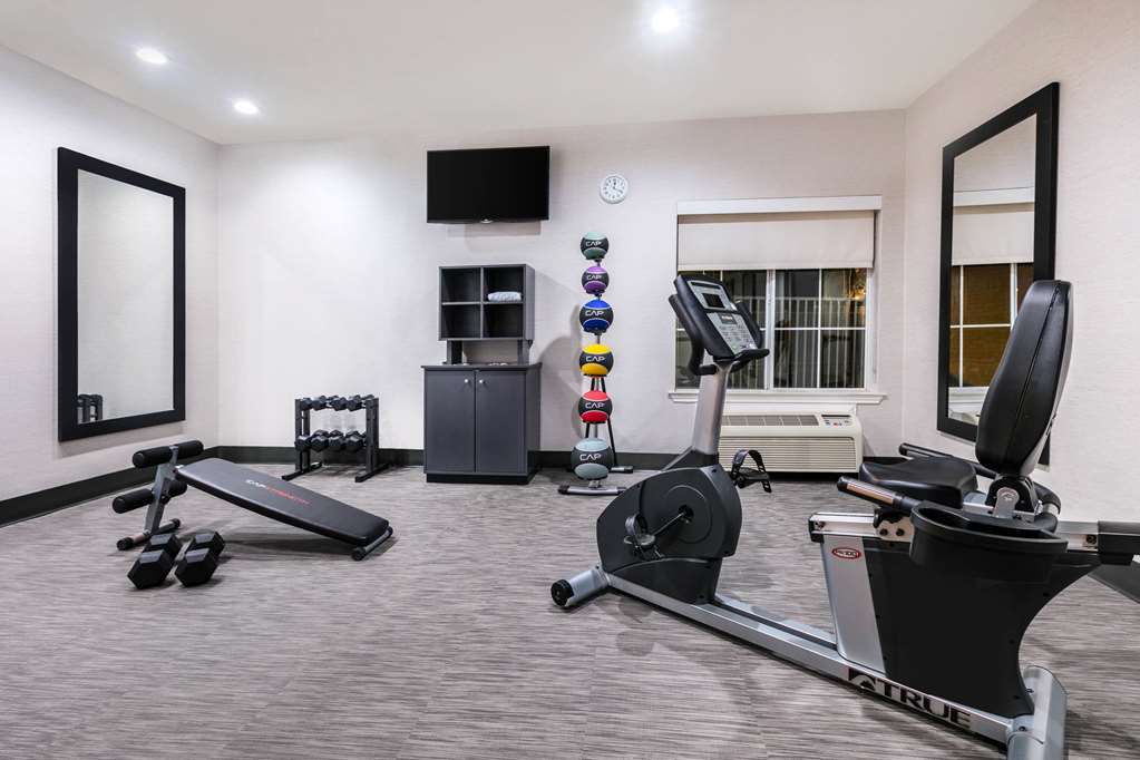 La Quinta Inn & Suites by Wyndham Fredericksburg - photo 11