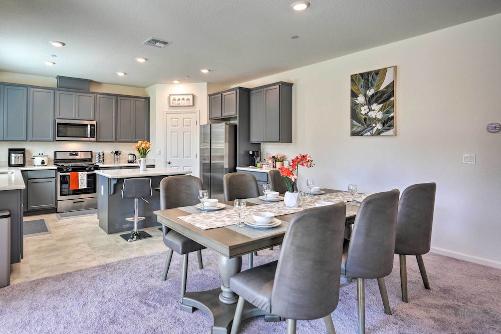 Sacramento Retreat with Yard about 13 Mi to Dtwn — hotel in Elk Grove