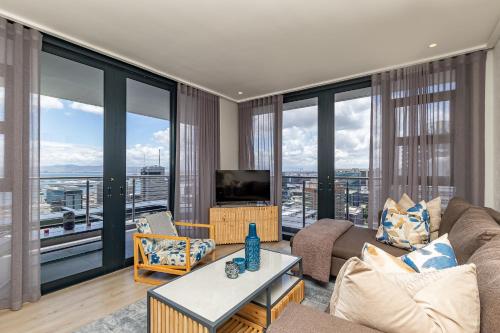 Spacious Apartment at 16 on Bree with great views — 4-Star Luxury Hotel in Cape Town, South Africa