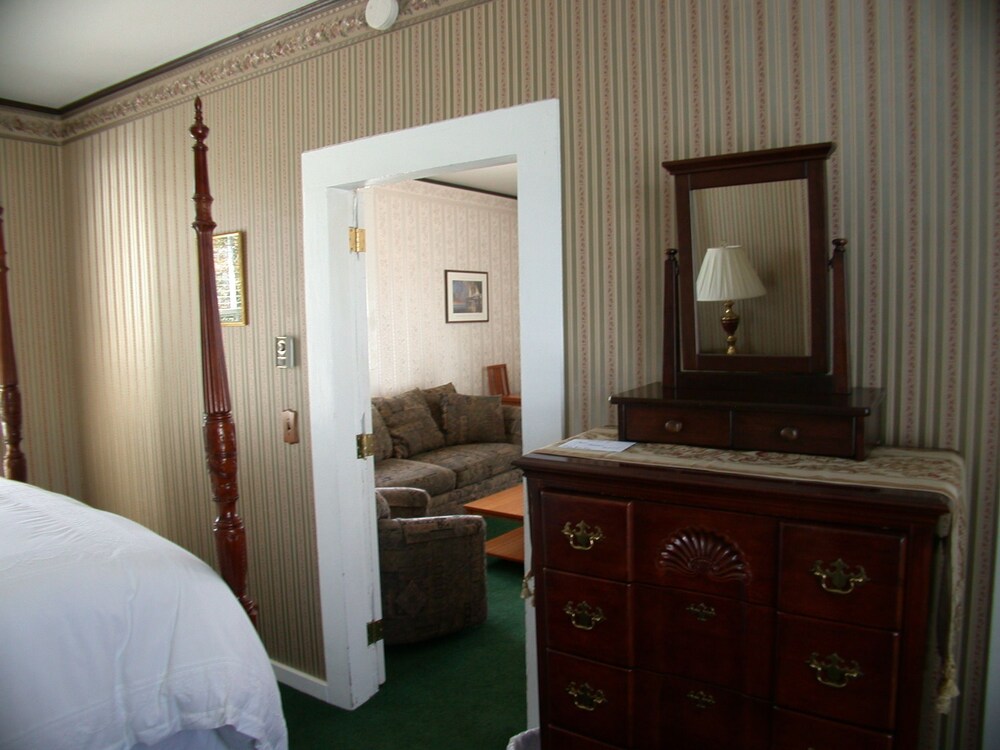 Nicholson House at Beaujolais - photo 26