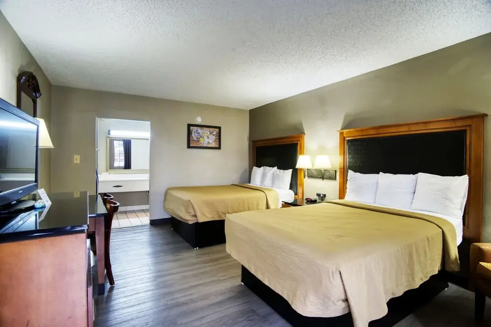 Red Carpet Inn Takoma Park - photo 3