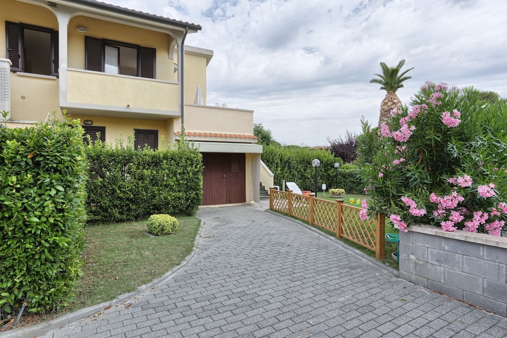 Case Sobrini — 4-Star Luxury Hotel in Rosignano Marittimo, Italy