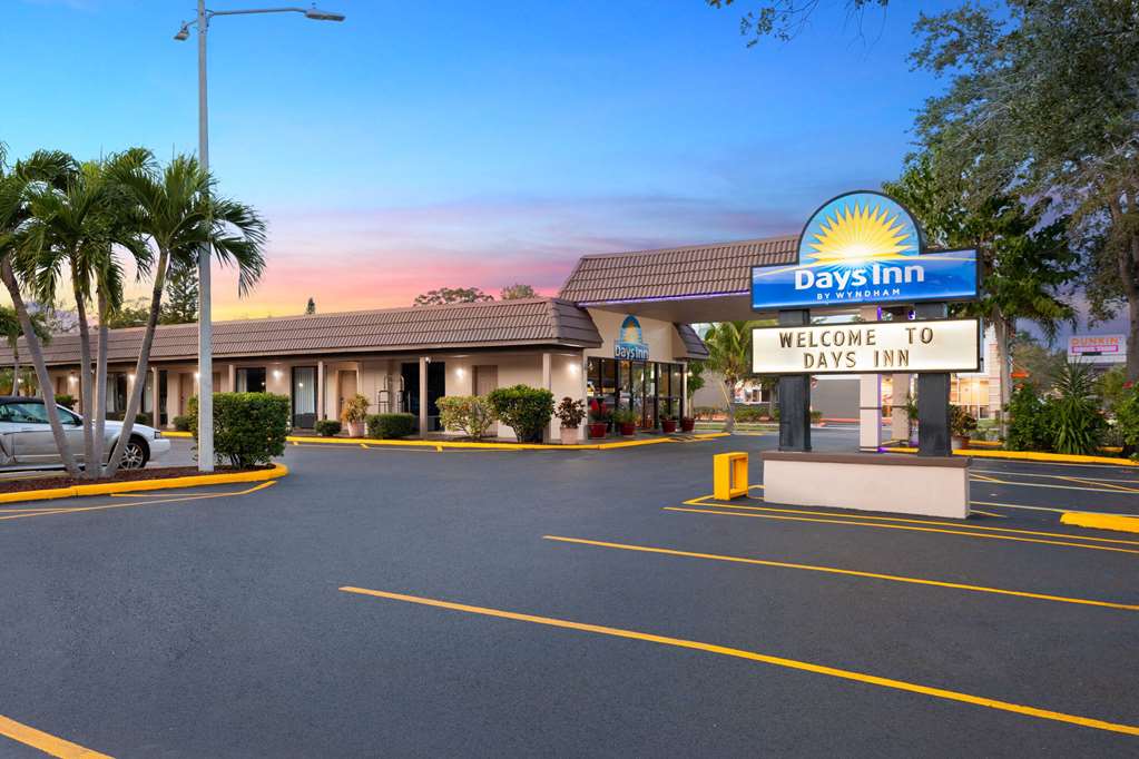 Days Inn by Wyndham St. Petersburg Central - photo 6