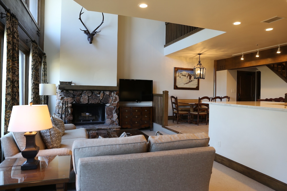 Viking Two Bedroom Loft 2 Apartment Hotel by RedAwning - photo 9