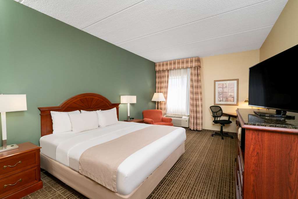 Baymont by Wyndham Knoxville Cedar Bluff - photo 18
