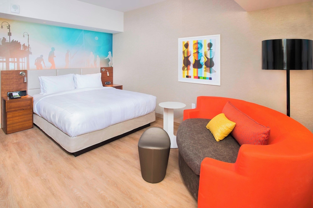 Courtyard by Marriott Santa Monica - photo 25