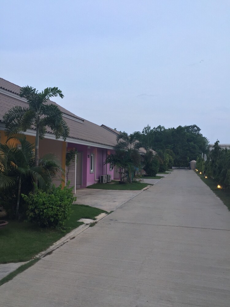 Piyarom Resort - carbon neutral hotel in Hat Yai