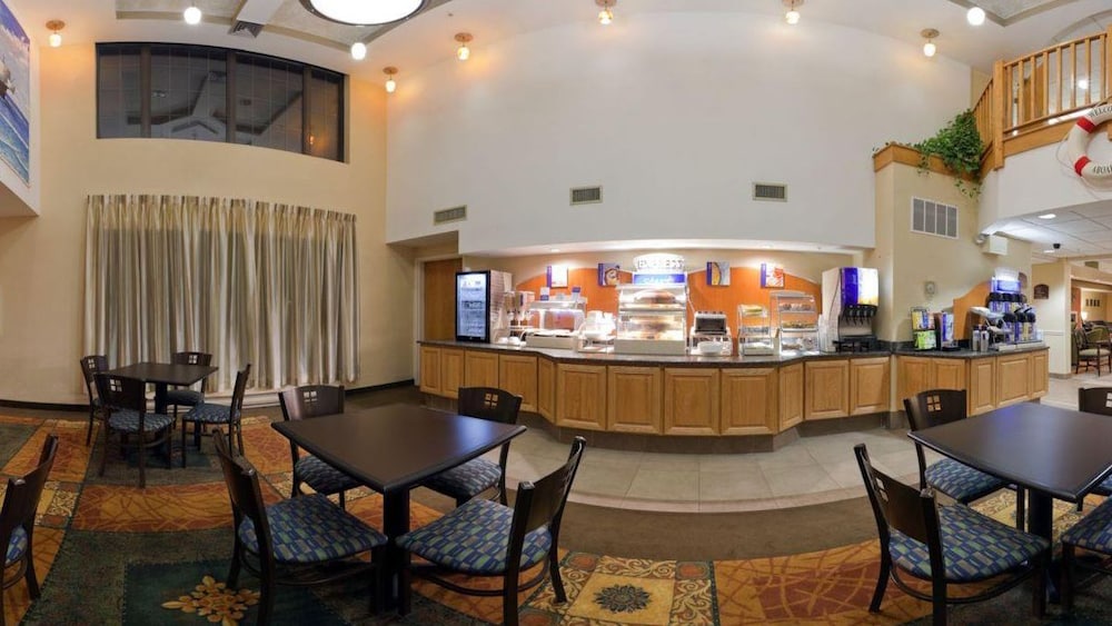 Holiday Inn Express Hotel & Suites Carneys Point by IHG - photo 30